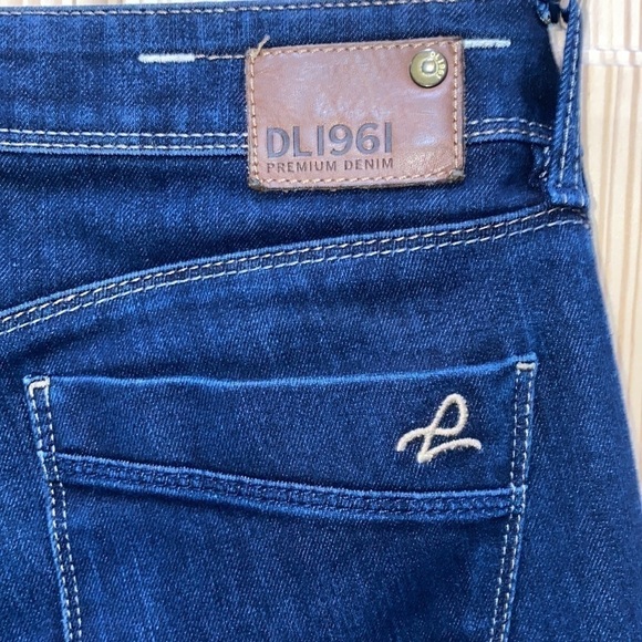 dl1961 Cindy Slim BootCut Jeans Size 28 - Picture 9 of 14